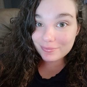 Meet your Posher, Elaina